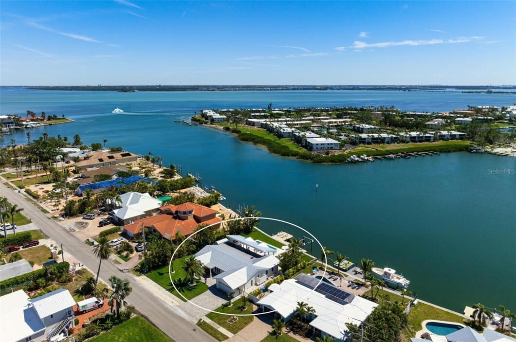 A4645889 527 Key Royale Drive