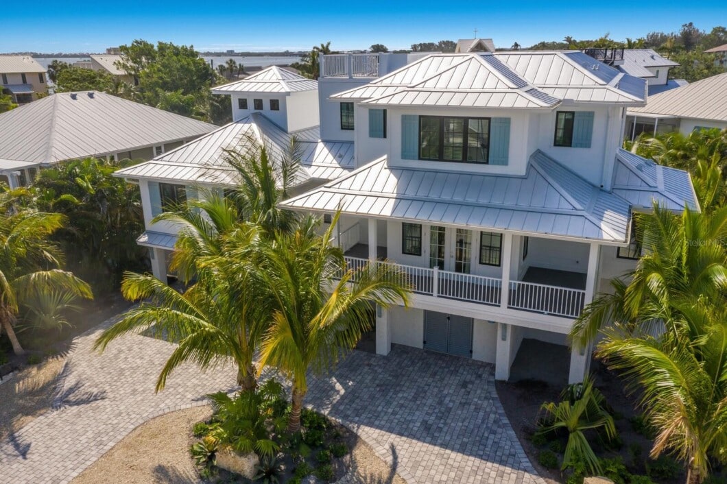 A4656325 227 S Harbor Drive