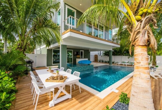 A4673163 403 20th Place N