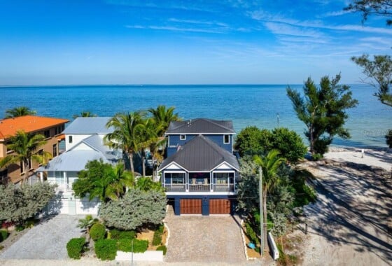 A4674863 915 N Shore Drive