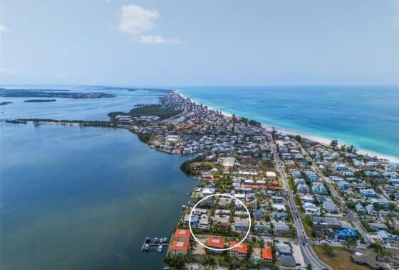 A4651677 208 Peacock Lane