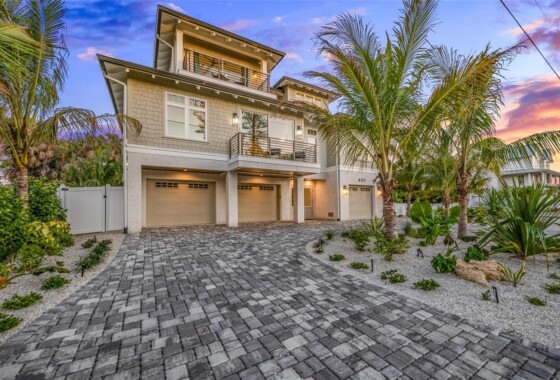 A4667829 401 77th Street