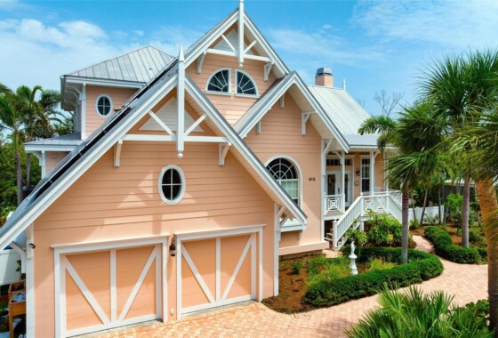 A4653661 512 77th Street