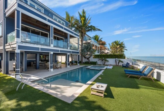 A4674863 915 N Shore Drive