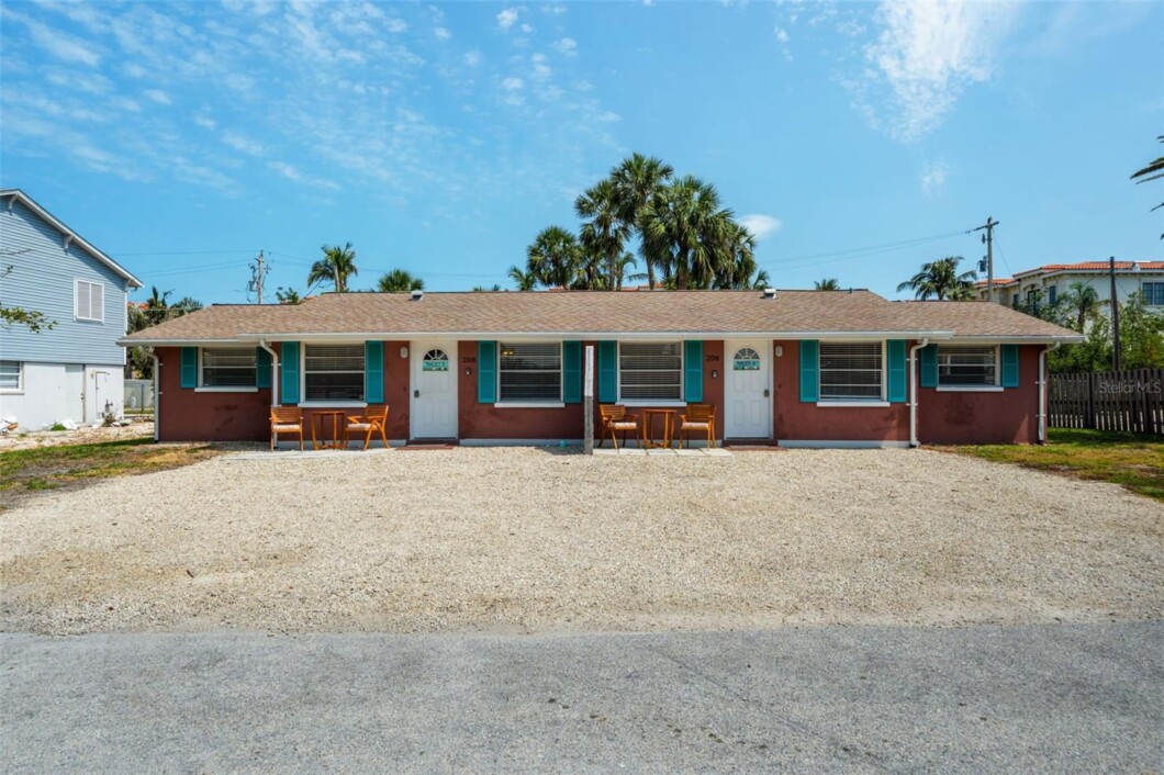 A4651677 208 Peacock Lane